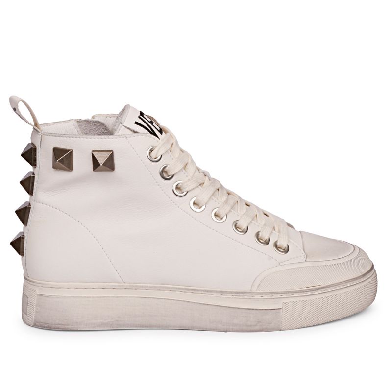 Sneaker with laces mid studs riuber toe leather Ivory